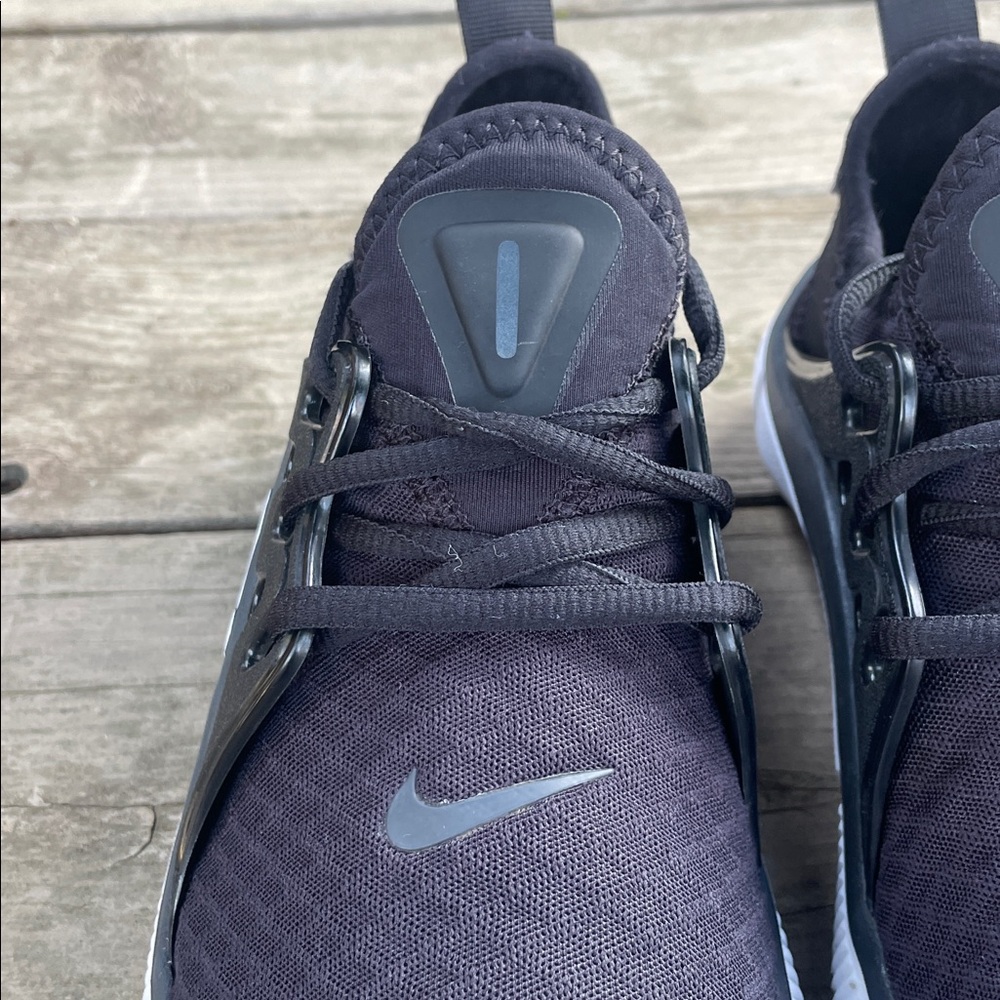 Nike Women’s Acalme Running Sneakers - Picture 8 of 9